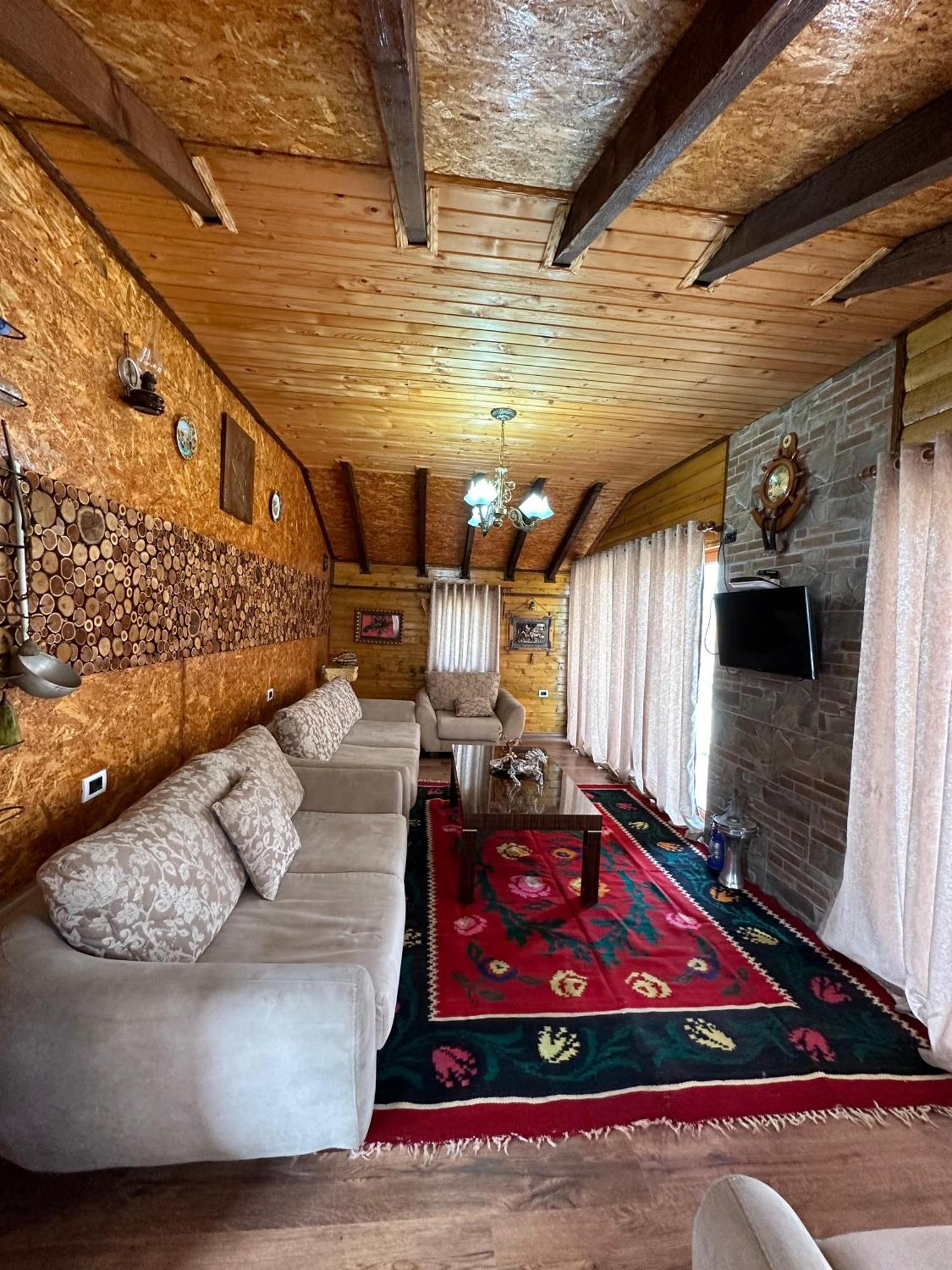 Gjestgiverier Wood House Bajram Curri