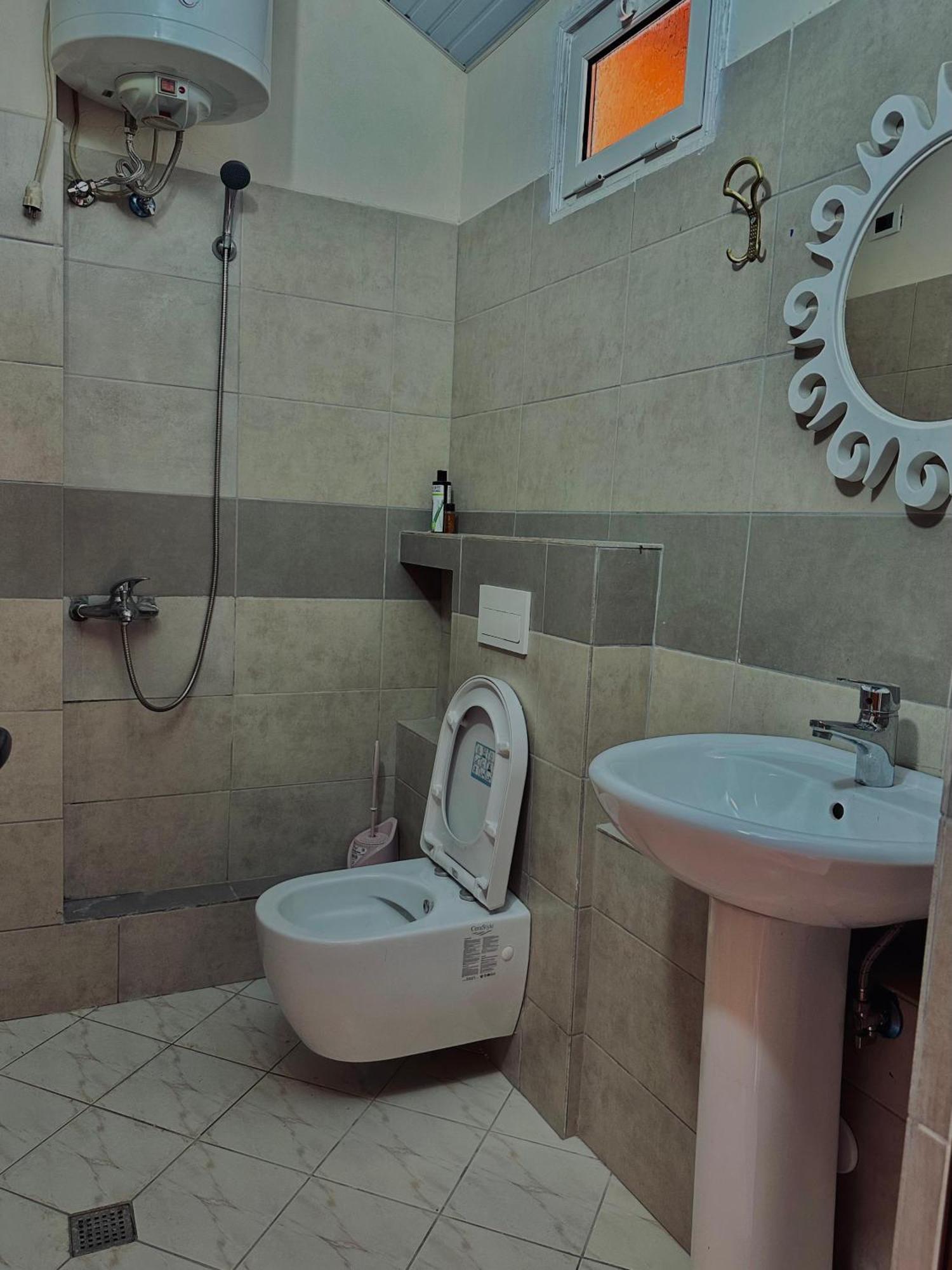 Wood House Gjestgiverier Bajram Curri